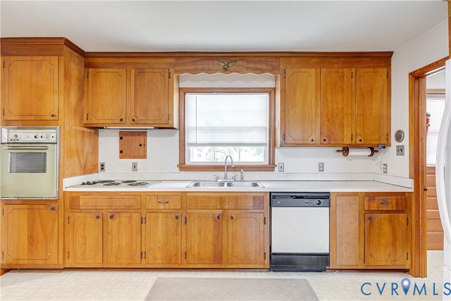 7266 Bellspring Dr, Mechanicsville, VA 23111