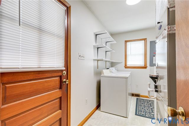 7266 Bellspring Dr, Mechanicsville, VA 23111
