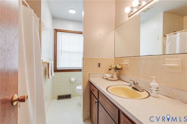 7266 Bellspring Dr, Mechanicsville, VA 23111