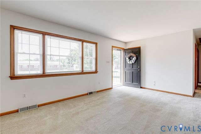 7266 Bellspring Dr, Mechanicsville, VA 23111