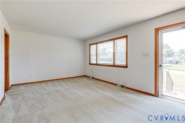 7266 Bellspring Dr, Mechanicsville, VA 23111