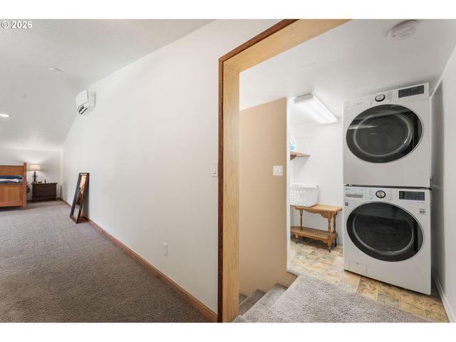 112 CHAPMAN Rd, Castle Rock, WA 98611