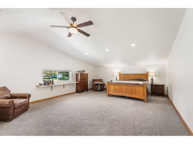 112 CHAPMAN Rd, Castle Rock, WA 98611