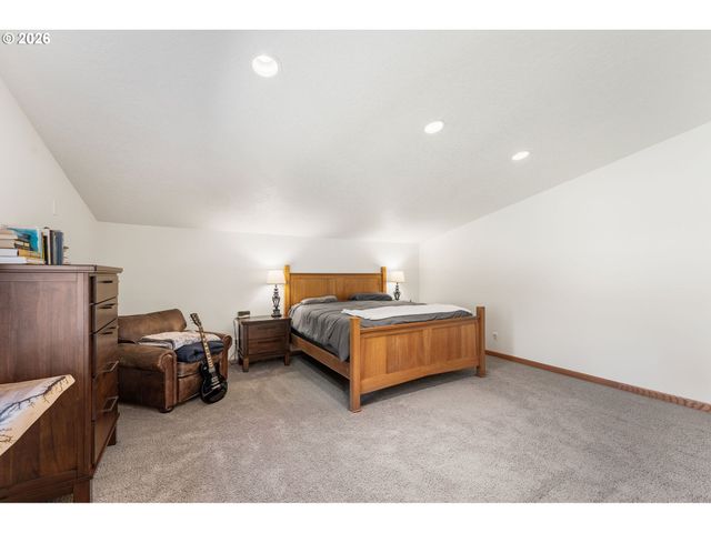112 CHAPMAN Rd, Castle Rock, WA 98611