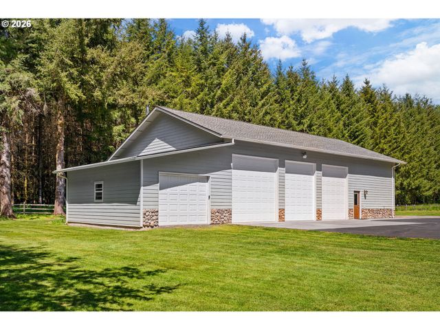 112 CHAPMAN Rd, Castle Rock, WA 98611