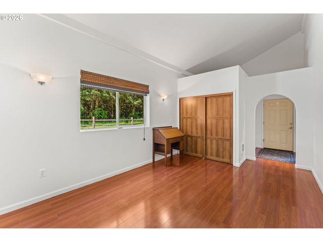 112 CHAPMAN Rd, Castle Rock, WA 98611