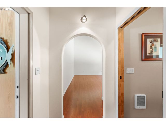 112 CHAPMAN Rd, Castle Rock, WA 98611
