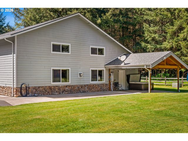 112 CHAPMAN Rd, Castle Rock, WA 98611