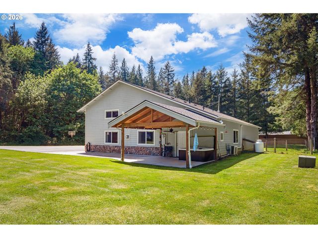 112 CHAPMAN Rd, Castle Rock, WA 98611