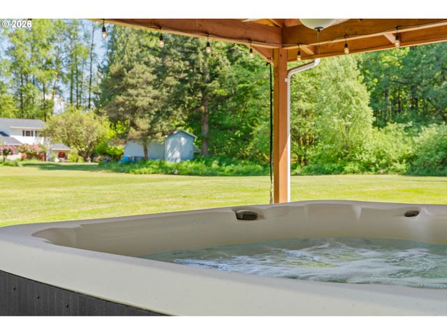112 CHAPMAN Rd, Castle Rock, WA 98611