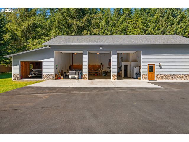 112 CHAPMAN Rd, Castle Rock, WA 98611