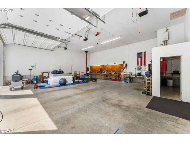 112 CHAPMAN Rd, Castle Rock, WA 98611