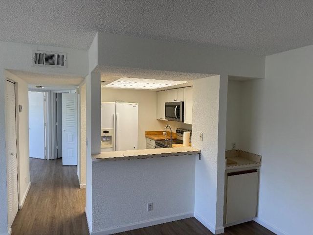 1531 SE Royal Green Circle Unit 106, Port St. Lucie, FL 34952