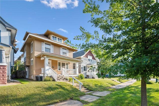 1730 Park Avenue SE, Cedar Rapids, IA 52405
