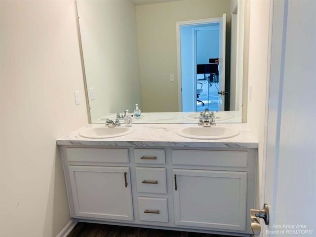 22478 Woodbridge Lane, Novi, MI 48375