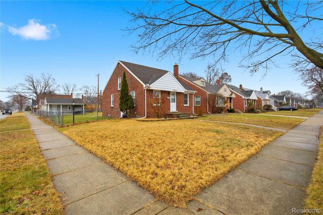 1860 N Denwood Street, Dearborn, MI 48128