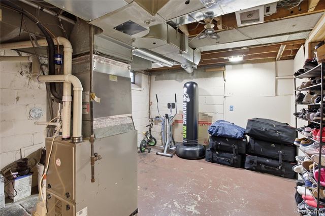 1860 N Denwood Street, Dearborn, MI 48128