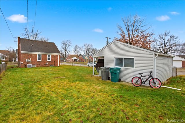 1860 N Denwood Street, Dearborn, MI 48128