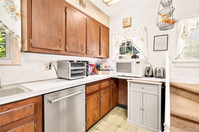 41 Green Place, New Rochelle, NY 10801