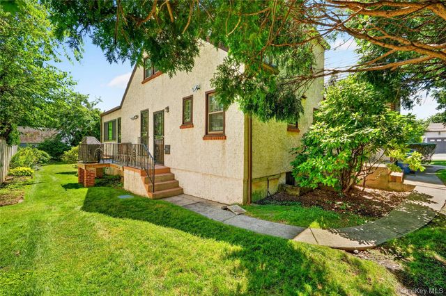41 Green Place, New Rochelle, NY 10801