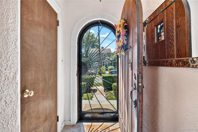 41 Green Place, New Rochelle, NY 10801