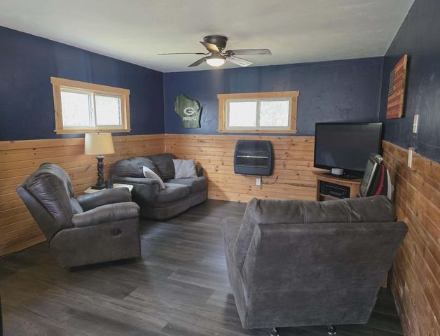 N4869 COUNTY ROAD WW, Wild Rose, WI 54984