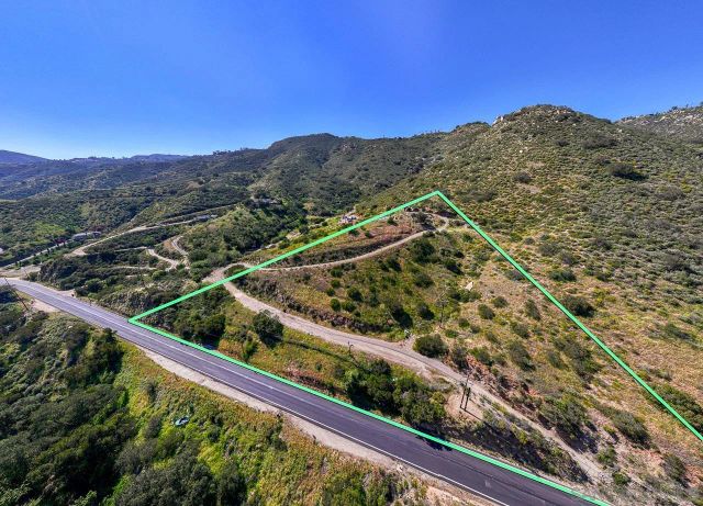 1186 Harbison Canyon 0, El Cajon, CA 92019