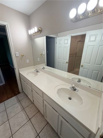 4513 Ammer Lake Dr, Corpus Christi, TX 78413