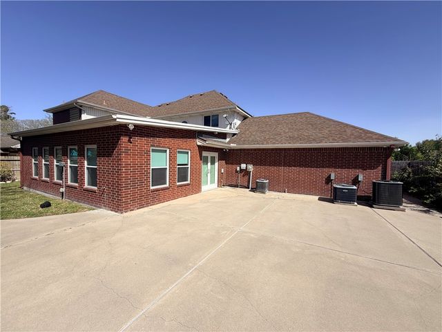 4513 Ammer Lake Dr, Corpus Christi, TX 78413