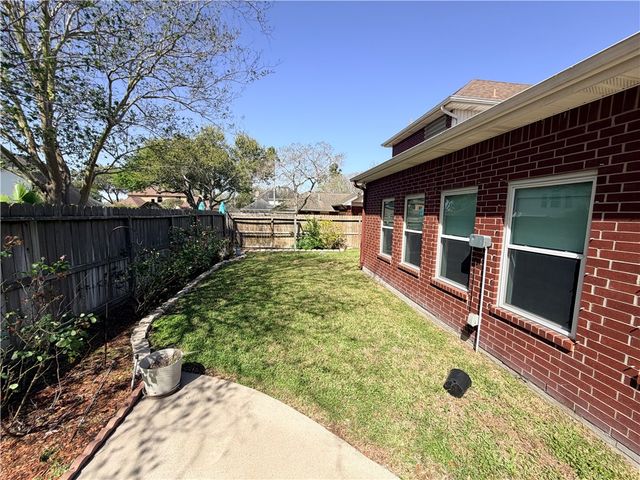 4513 Ammer Lake Dr, Corpus Christi, TX 78413