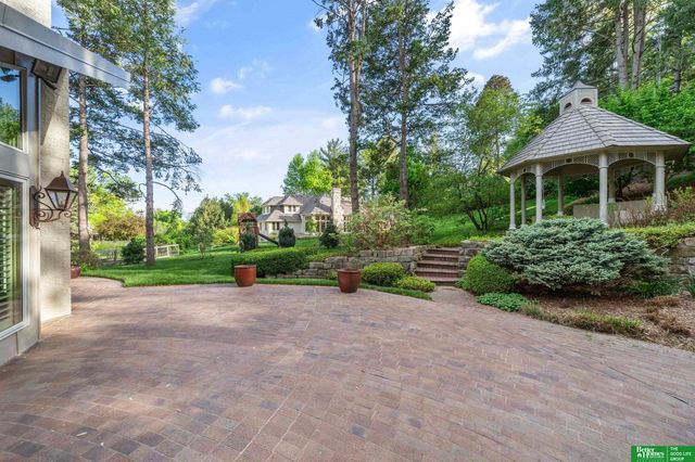 9465 Jackson Circle, Omaha, NE 68114