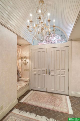 9465 Jackson Circle, Omaha, NE 68114