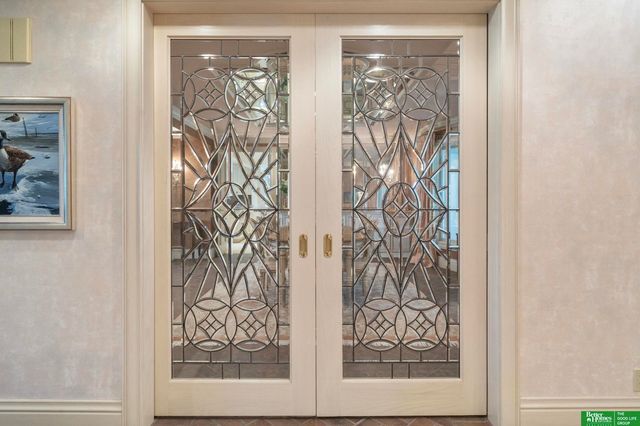 9465 Jackson Circle, Omaha, NE 68114