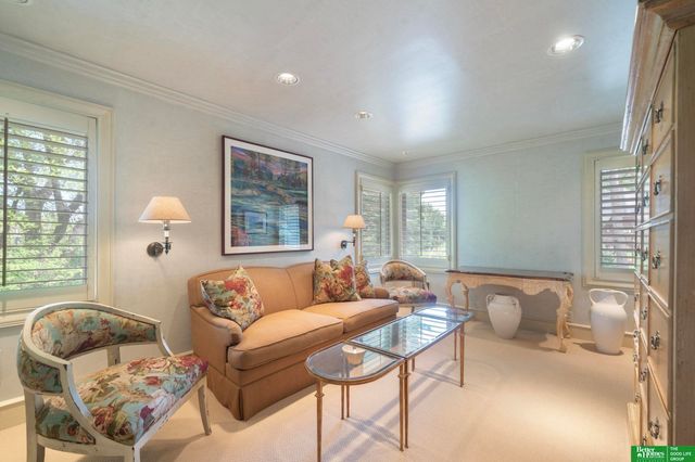 9465 Jackson Circle, Omaha, NE 68114