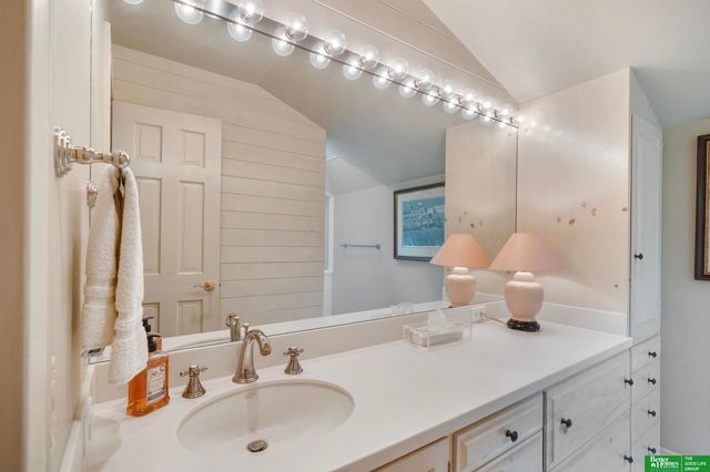 9465 Jackson Circle, Omaha, NE 68114