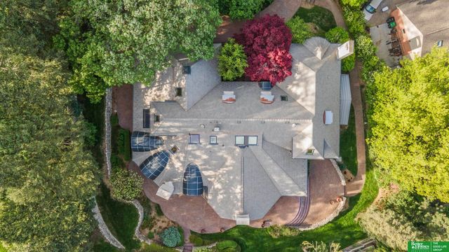 9465 Jackson Circle, Omaha, NE 68114