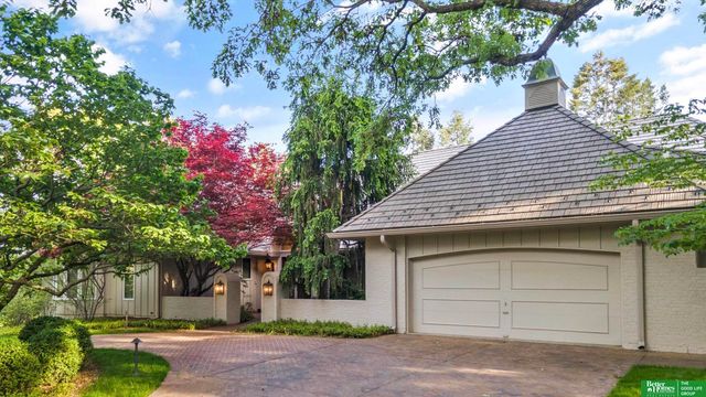 9465 Jackson Circle, Omaha, NE 68114