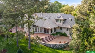 9465 Jackson Circle, Omaha, NE 68114