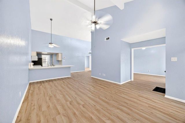 17 April Point Drive N, Conroe, TX 77356