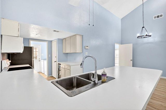 17 April Point Drive N, Conroe, TX 77356