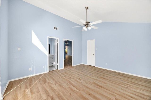 17 April Point Drive N, Conroe, TX 77356