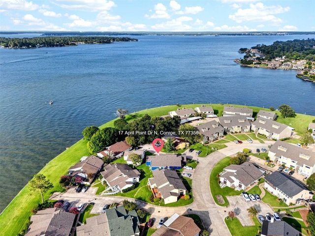 17 April Point Drive N, Conroe, TX 77356