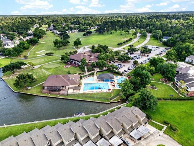 17 April Point Drive N, Conroe, TX 77356