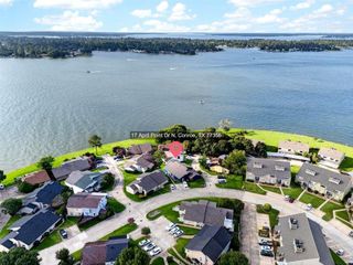17 April Point Drive N, Conroe, TX 77356