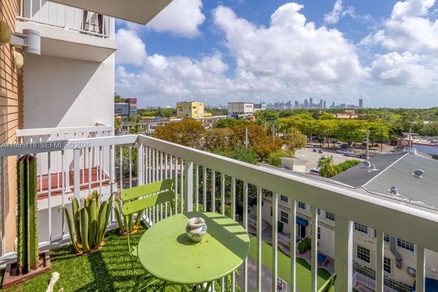 2740 SW 28th Ter 705, Miami, FL 33133