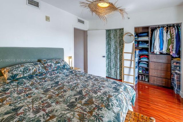 2740 SW 28th Ter 705, Miami, FL 33133