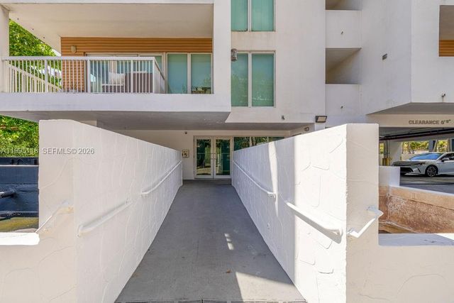 2740 SW 28th Ter 705, Miami, FL 33133