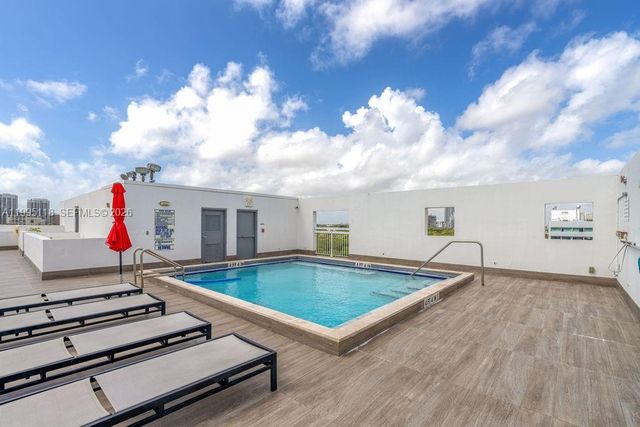 2740 SW 28th Ter 705, Miami, FL 33133