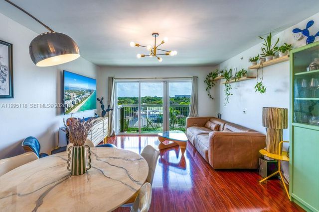 2740 SW 28th Ter 705, Miami, FL 33133