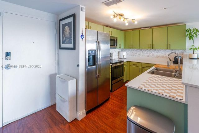 2740 SW 28th Ter 705, Miami, FL 33133